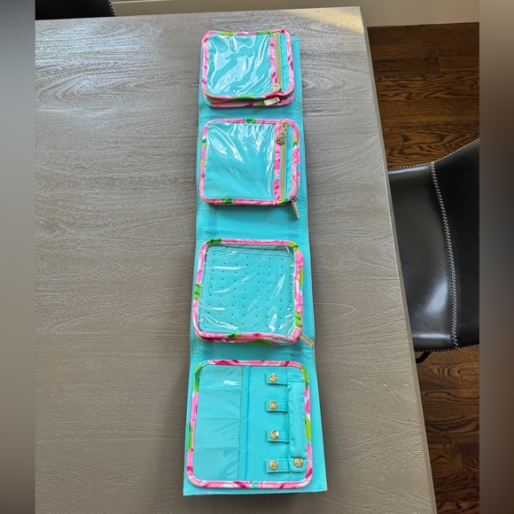 Lilly Pulitzer First Impressions Travel Jewelry Case with 4 compartments, 8”x8” - Picture 3 of 8